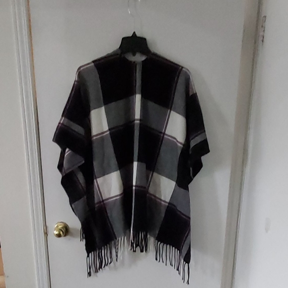 Hollister poncho - Picture 3 of 4